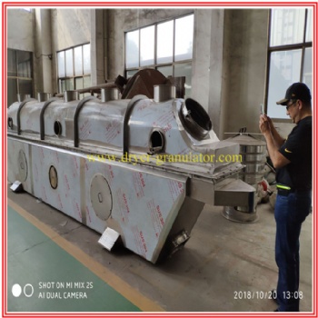 Continuous horizontal vibrating fluid bed dryer